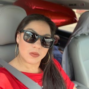 Meet your Posher, Elsa maria